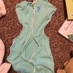 Green love to dream swaddle lite